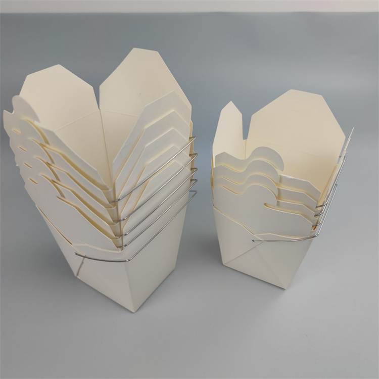 Nudelbox aus Kraftpapier mit Griff